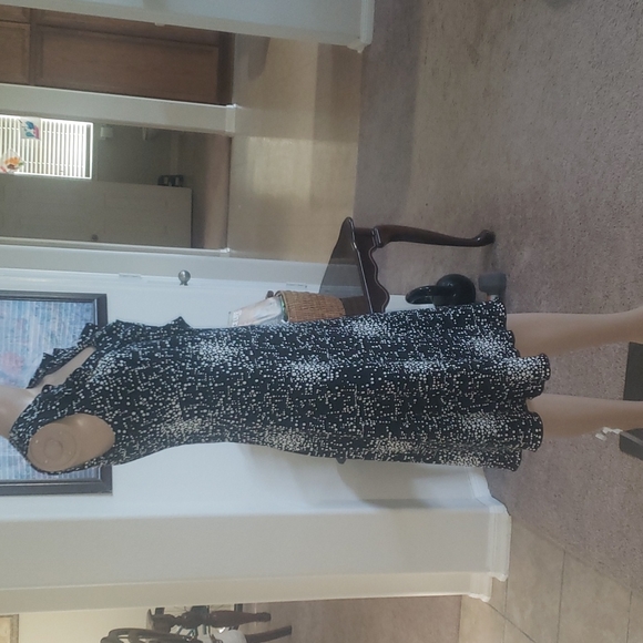 Punto y coma 36 m exploding dot pattern ruffle neckline & bottom hem - Picture 5 of 8